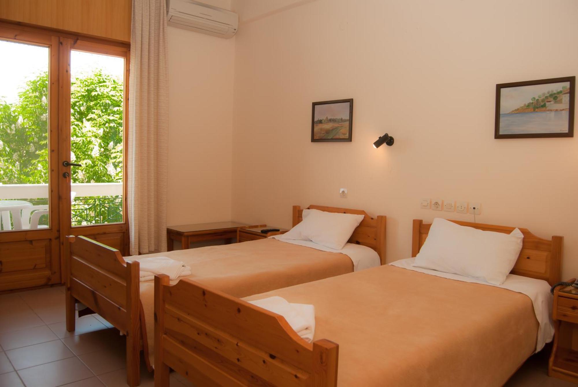 Yannis Hotel Krinídhes Exterior photo